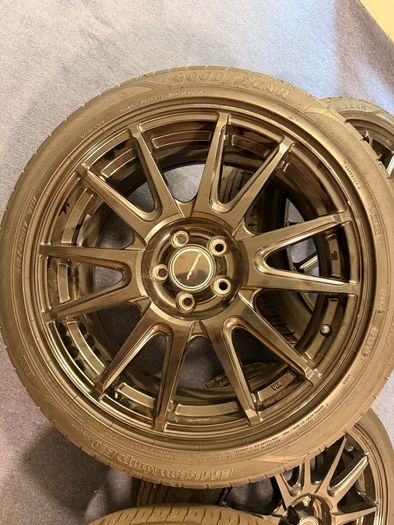 Pruis 17 inch wheels