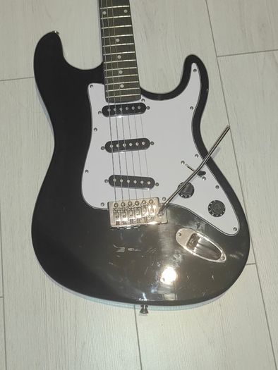 Electric guitar with amp and gigbag