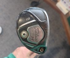 Titleist 910 hybrid 19 degree