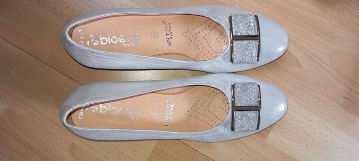 Womens shoes with modest heel.