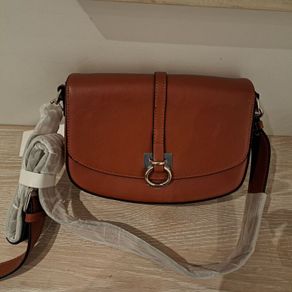 Meadows & Byrne brand new crossbody bag -- pecan colour