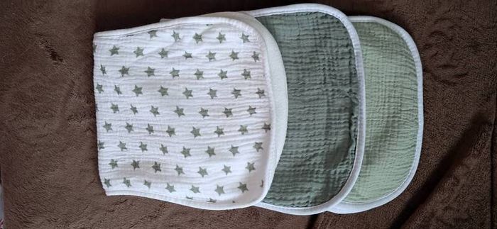 baby Muslin & bib clothes