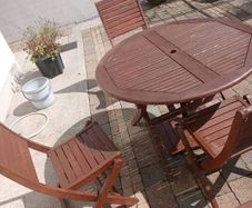 outdoor table and chairs