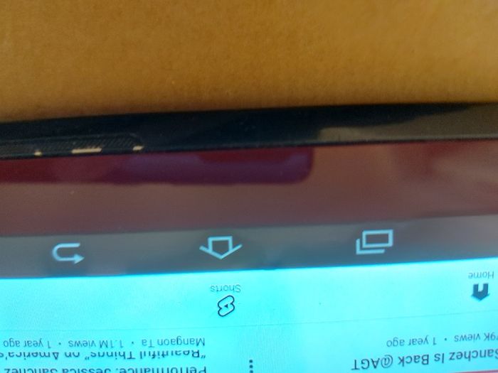 Samsung Galaxy Tab 2, 10.1 inch, Red, 16GB, Dead line of pixels across screen, otherwise good condition