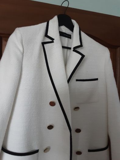 ladies jcream /Black trimmed jacket