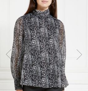 Gallery blouse new size 14