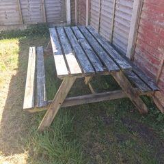 garden table and bench