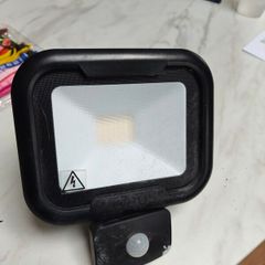 Robus Floodlight Light Faulty, Flashing