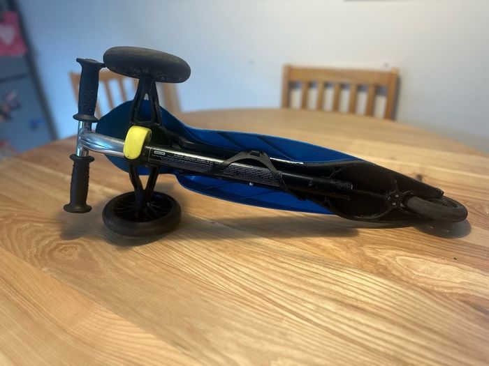 Kids scooter