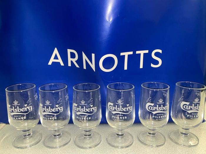 carlsberg beer half pint glasses brand new