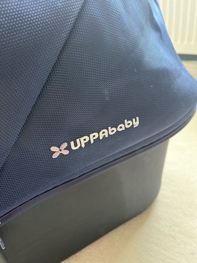 Uppa Baby Vista Carrycot V1 .