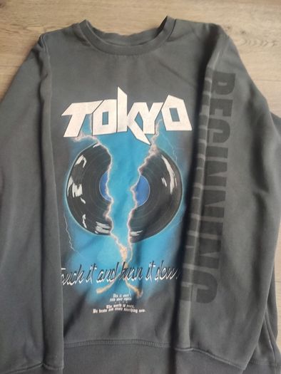 Bershka Tokyo Graphic Rock Sweatshirt Jumper Size L
