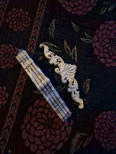 16 New Wood mouldings