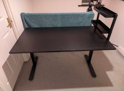 Standing desk
