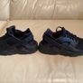 Nike black Huarache size uk 4 Image 5