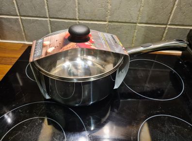 New Easy Grip 20cm Saucepan with Lid