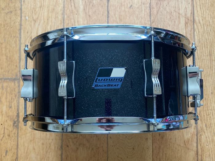 Nearly new Ludwig Evolution and Backbeat Snare Drum 14" and 10/12/16 toms in stunning Black Sparkle Wrap