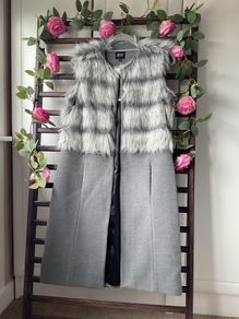 gilet Bnwt size 10 Ella boo grey sleeveless coat with fake fur contrast
