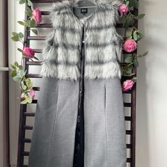 gilet Bnwt size 10 Ella boo grey sleeveless coat with fake fur contrast