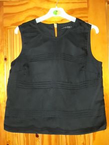 Pretty Black Top Size 10