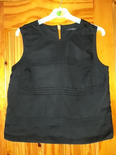 Pretty Black Top Size 10