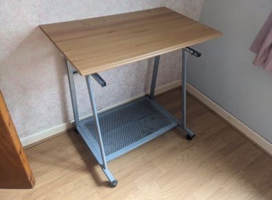 Computer table
