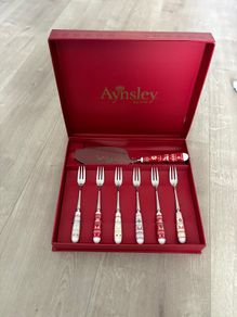 Aynsley pastry set
