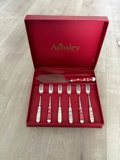 Aynsley pastry set