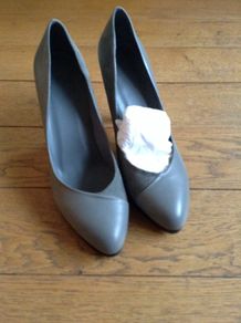 Oasis Grey leather& suede court shoes