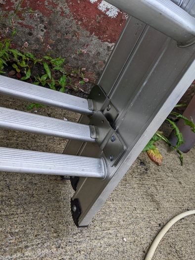 Werner Triple Compact Extension Ladder