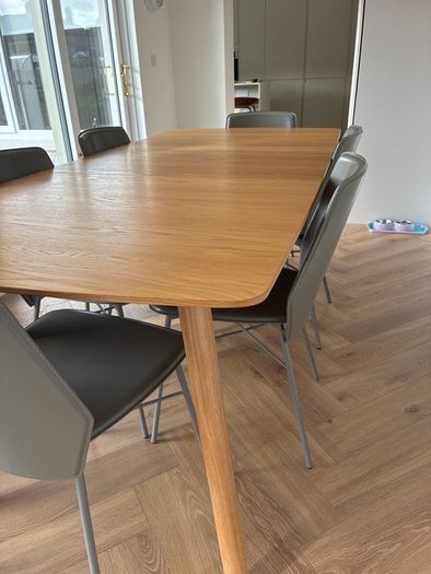 Oak Dining Table & 6 Chairs