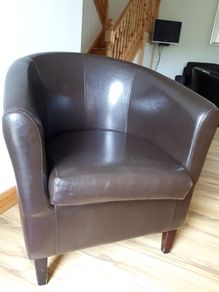 Leather tub armchair