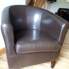 Leather tub armchair