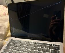 Broken Macbook Air 2020