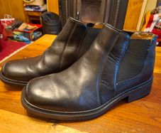 Clarks Chelsea Boots UK 11 Flex 24/7 - Like New!