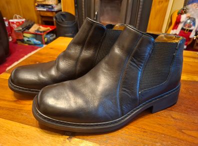 Clarks Chelsea Boots UK 11 Flex 24/7 - Like New!