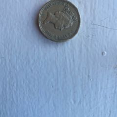 Queen Lizzy 1983 upside down Pound Coin