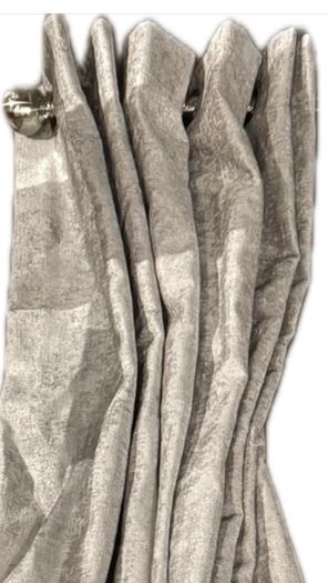 Silver curtains with extensible curtain pole