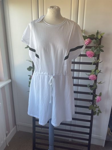 dress Bnwt Molly bracken white & black contrast dress sporty style