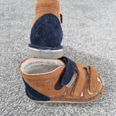 Orthopedic toddler sandals