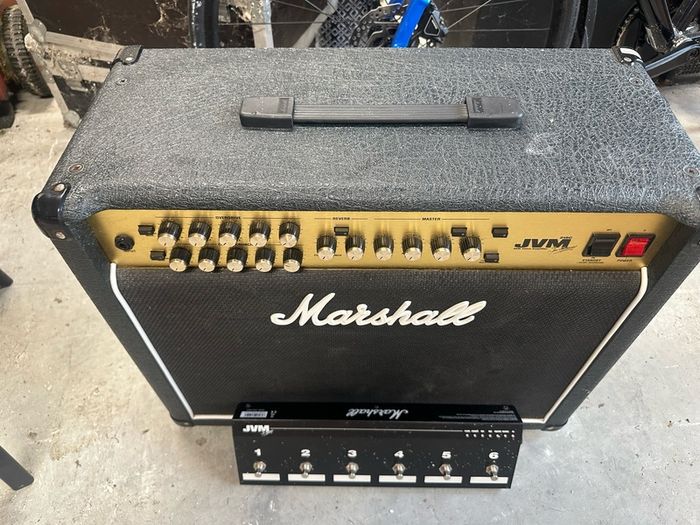 Marshall JVM215c