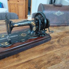 Singer 12K Fiddle base Hand crank Sewing Machine c1889