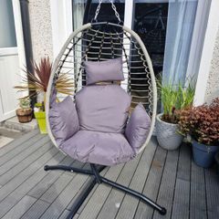 egg chair