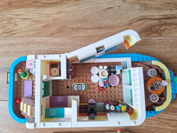Lego friends houseboat