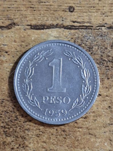 Argentina, 1 Peso 1959 Coin - free standard postage