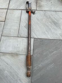 Air floor hammer scabbler