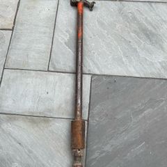 Air floor hammer scabbler