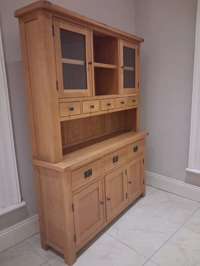 Kitchen dresser