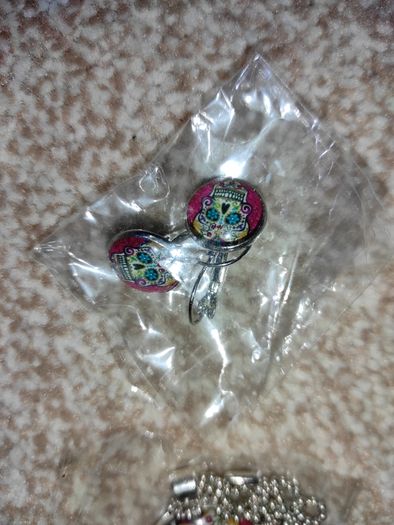 Skull skeleton earrings set FREEpost