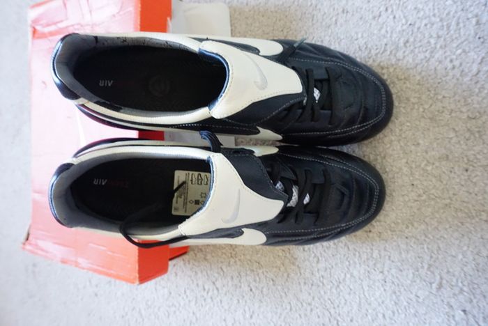 Football Boots Nike Air Legend Tiempo Black/White (2006) Size 7UK FG